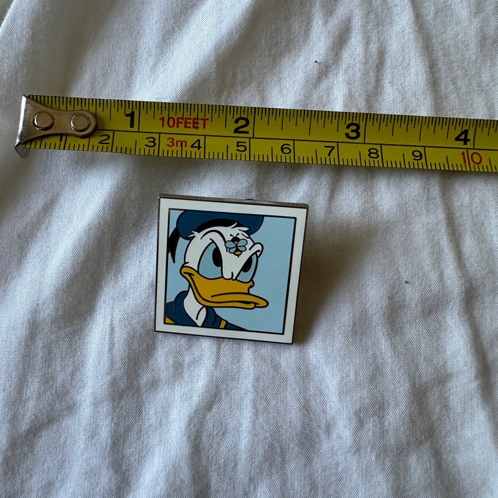 Disney pin- Donald Duck